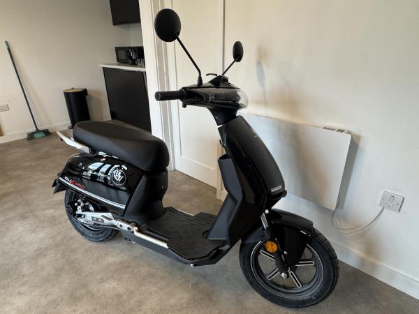 Vmoto CUx Moped Electric Automatic (4 ps)