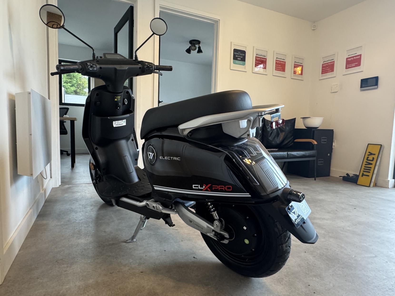 Vmoto CUx Moped Electric Automatic (4 ps)