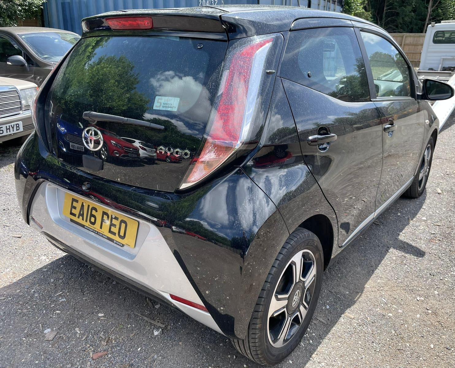 Toyota AYGO 1.0 VVT-i x-clusiv Hatchback 5dr Petrol Manual Euro 5 Euro 5 (68 ps)