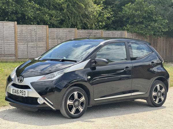 Toyota AYGO 1.0 VVT-i x-clusiv Hatchback 5dr Petrol Manual Euro 5 Euro 5 (68 ps)