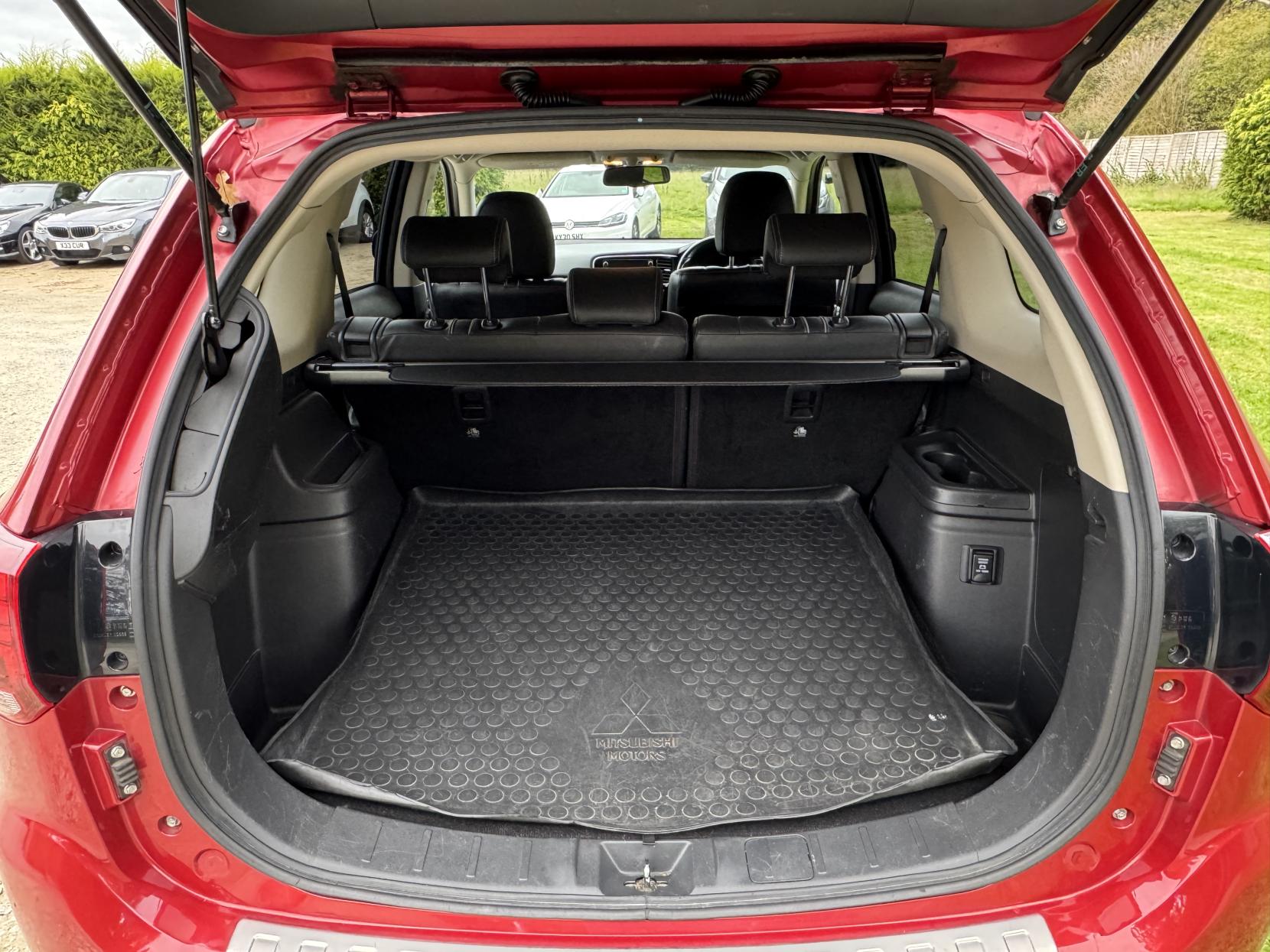 Mitsubishi Outlander 2.0h 12kWh GX4h SUV 5dr Petrol Plug-in Hybrid CVT 4WD Euro 6 (s/s) (200 ps)
