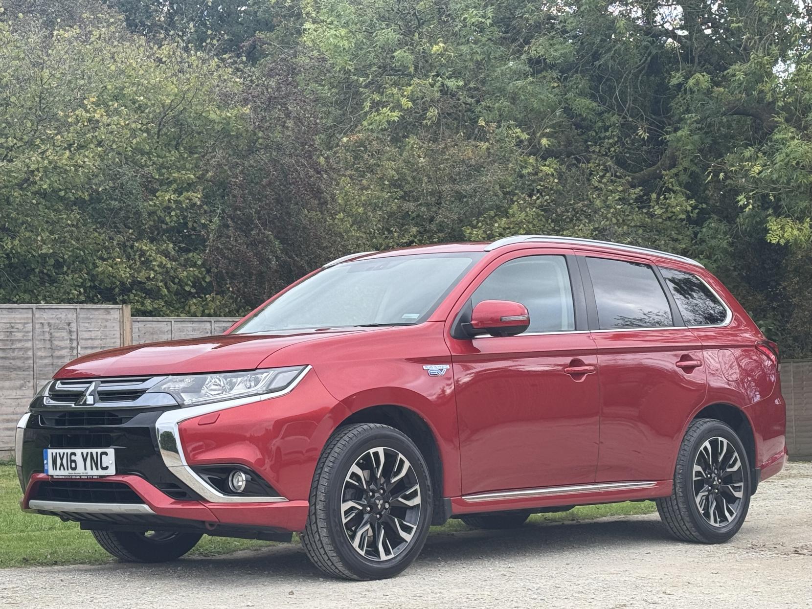 Mitsubishi Outlander 2.0h 12kWh GX4h SUV 5dr Petrol Plug-in Hybrid CVT 4WD Euro 6 (s/s) (200 ps)