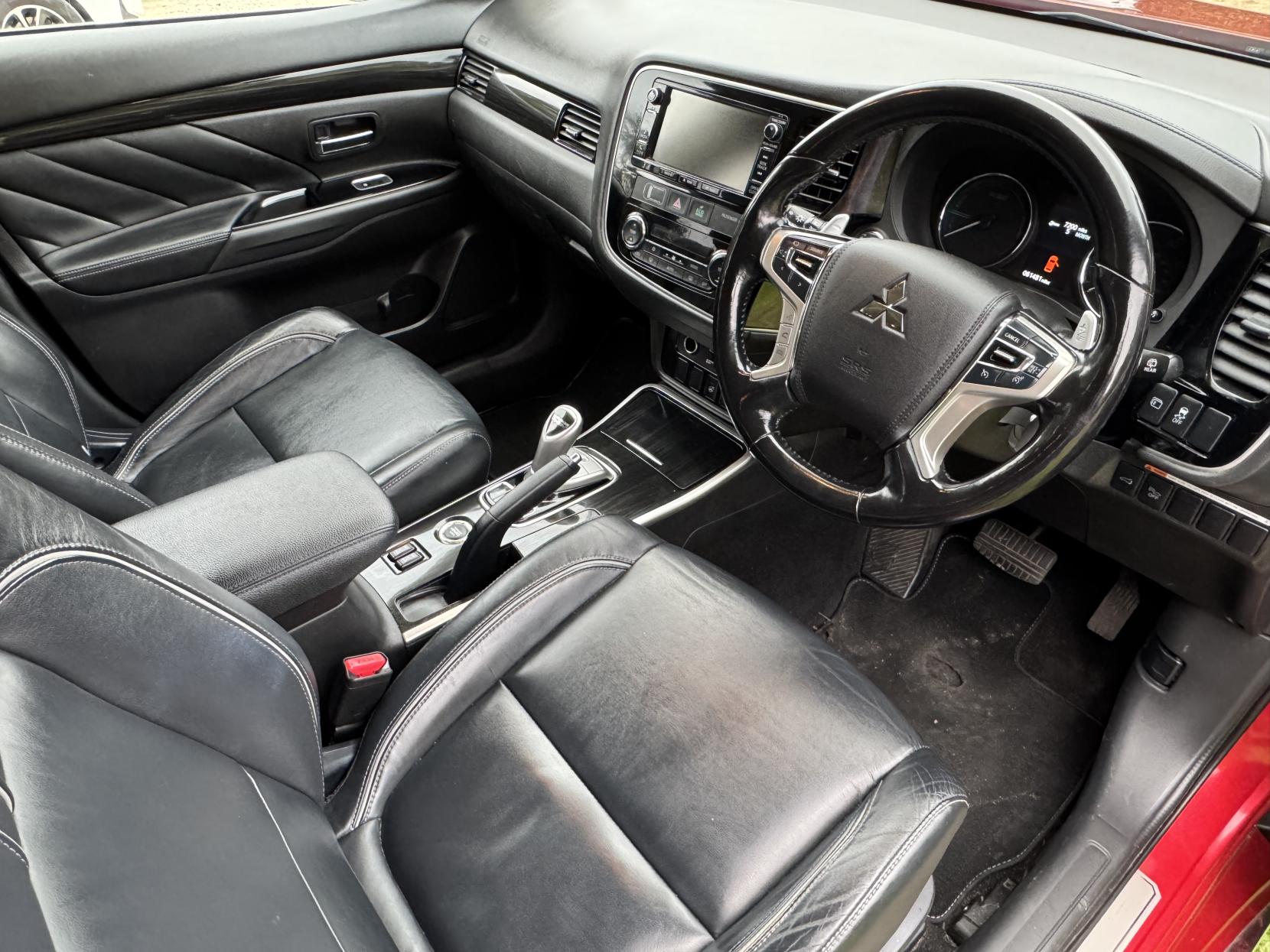 Mitsubishi Outlander 2.0h 12kWh GX4h SUV 5dr Petrol Plug-in Hybrid CVT 4WD Euro 6 (s/s) (200 ps)