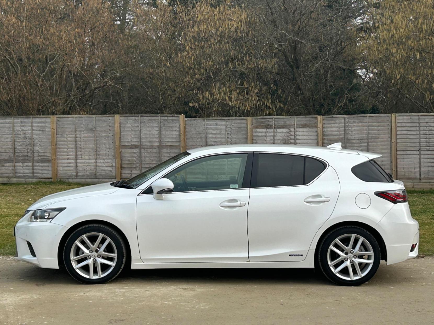 Lexus CT 1.8 200h Advance CVT Euro 6 (s/s) 5dr