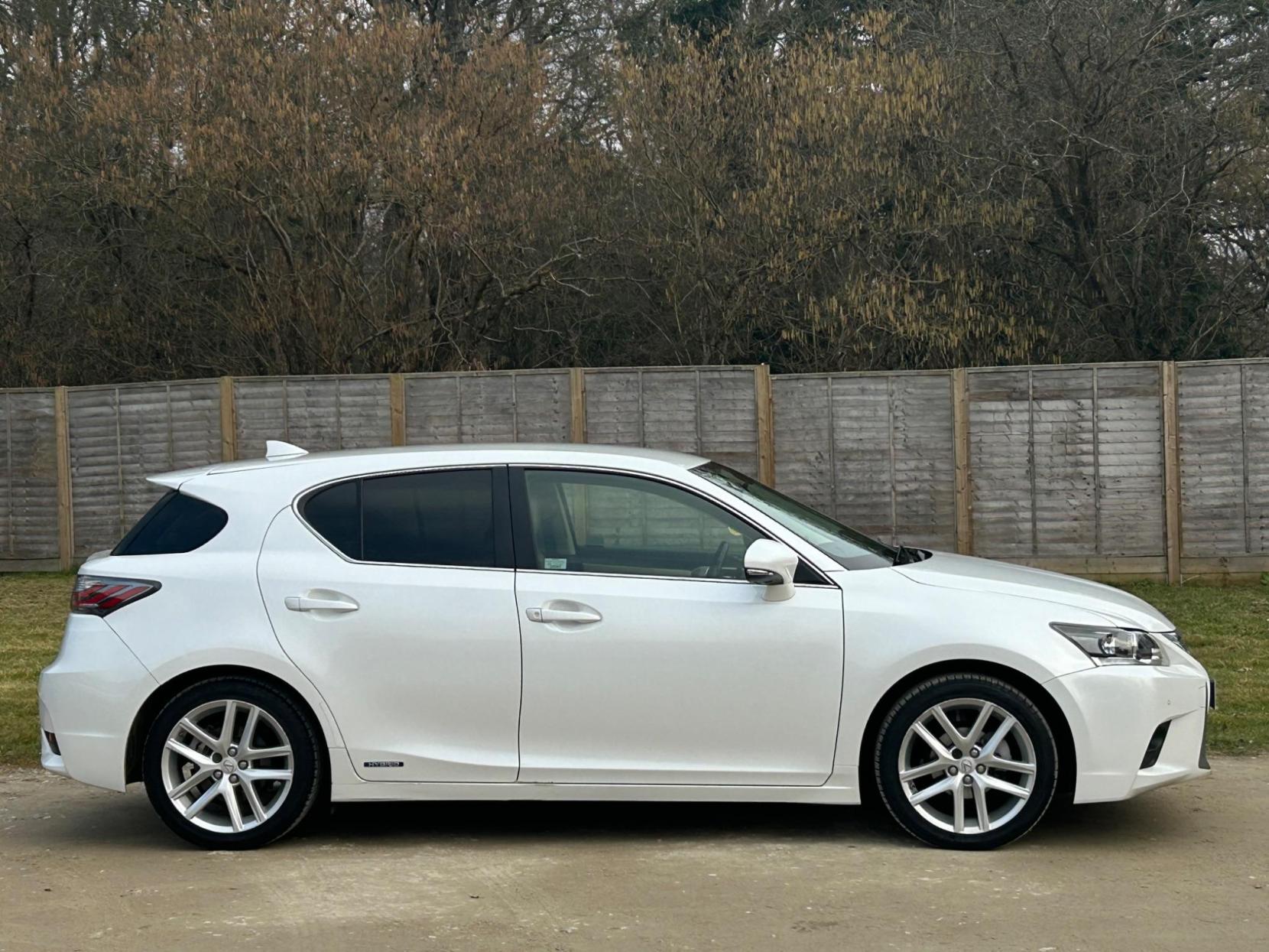 Lexus CT 1.8 200h Advance CVT Euro 6 (s/s) 5dr