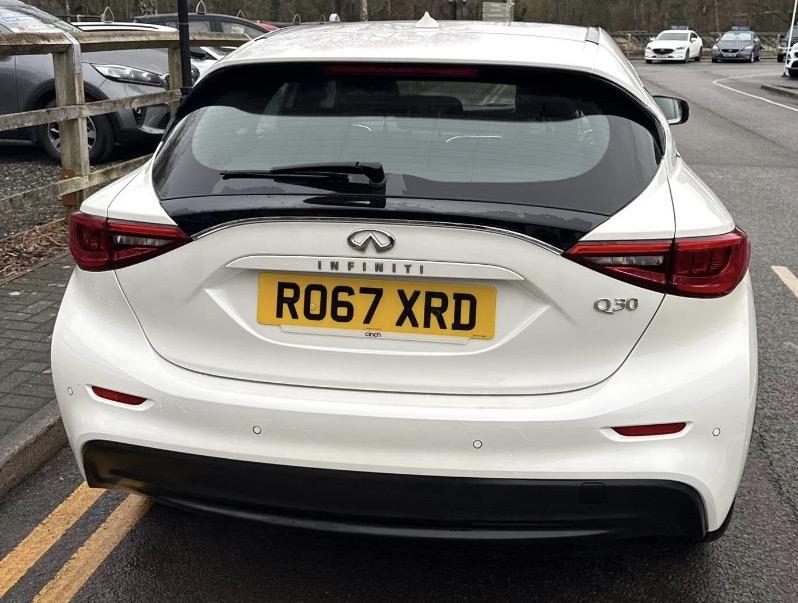 Infiniti Q30 1.5d Business Executive Hatchback 5dr Diesel DCT Euro 6 (s/s) (109 ps)