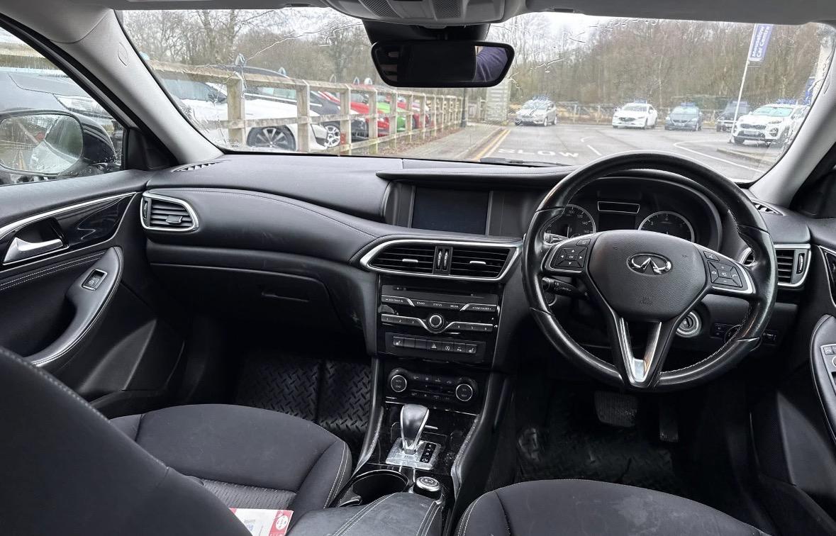 Infiniti Q30 1.5d Business Executive Hatchback 5dr Diesel DCT Euro 6 (s/s) (109 ps)