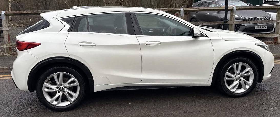 Infiniti Q30 1.5d Business Executive Hatchback 5dr Diesel DCT Euro 6 (s/s) (109 ps)