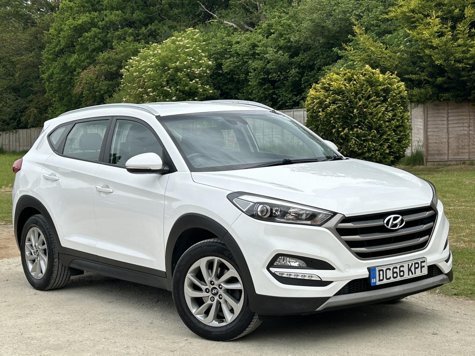 Hyundai TUCSON 1.7 CRDi Blue Drive SE Nav SUV 5dr Diesel Manual Euro 6 (s/s) (116 ps)