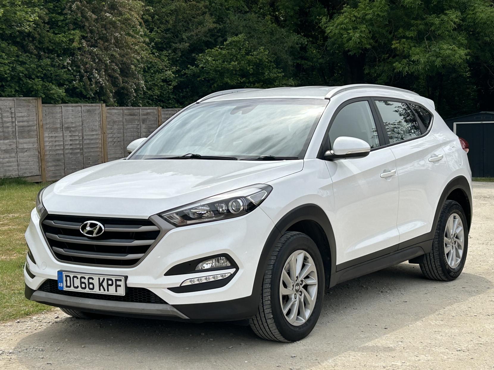 Hyundai TUCSON 1.7 CRDi Blue Drive SE Nav SUV 5dr Diesel Manual Euro 6 (s/s) (116 ps)