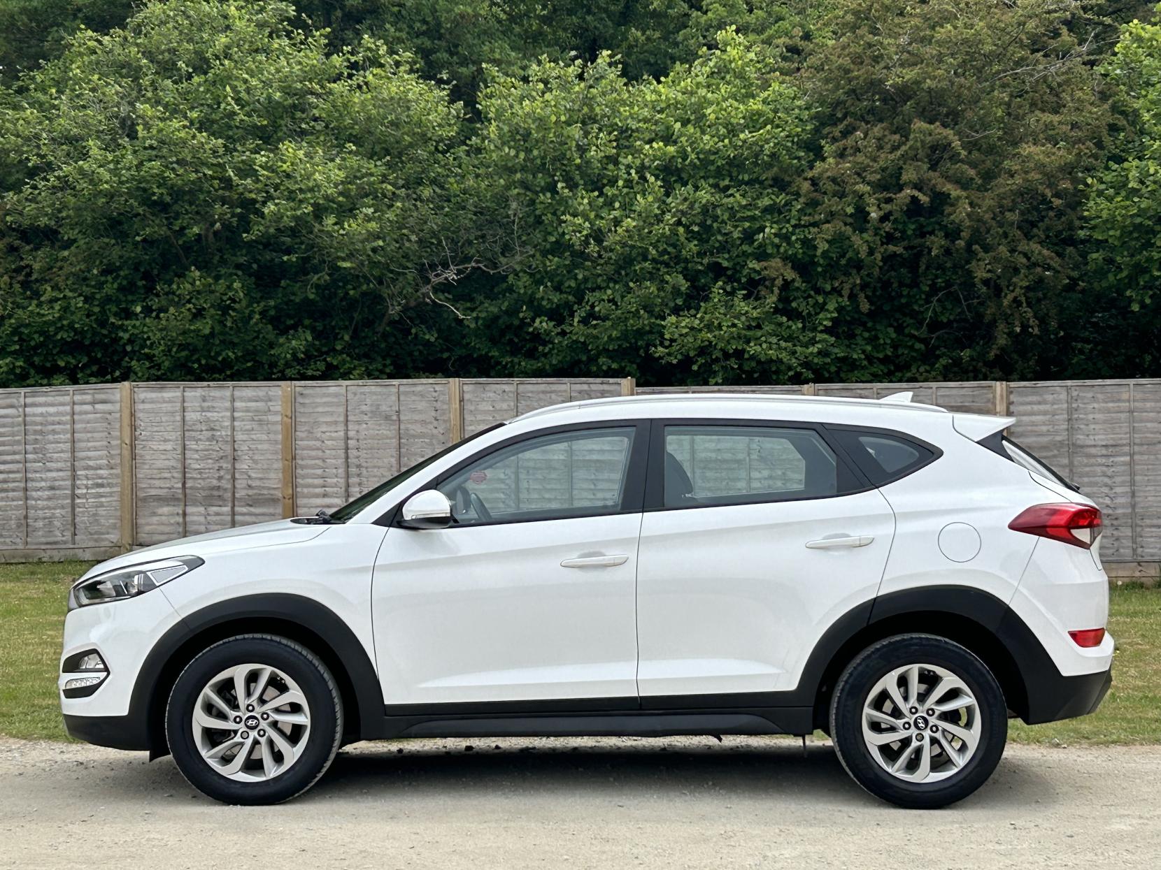 Hyundai TUCSON 1.7 CRDi Blue Drive SE Nav SUV 5dr Diesel Manual Euro 6 (s/s) (116 ps)