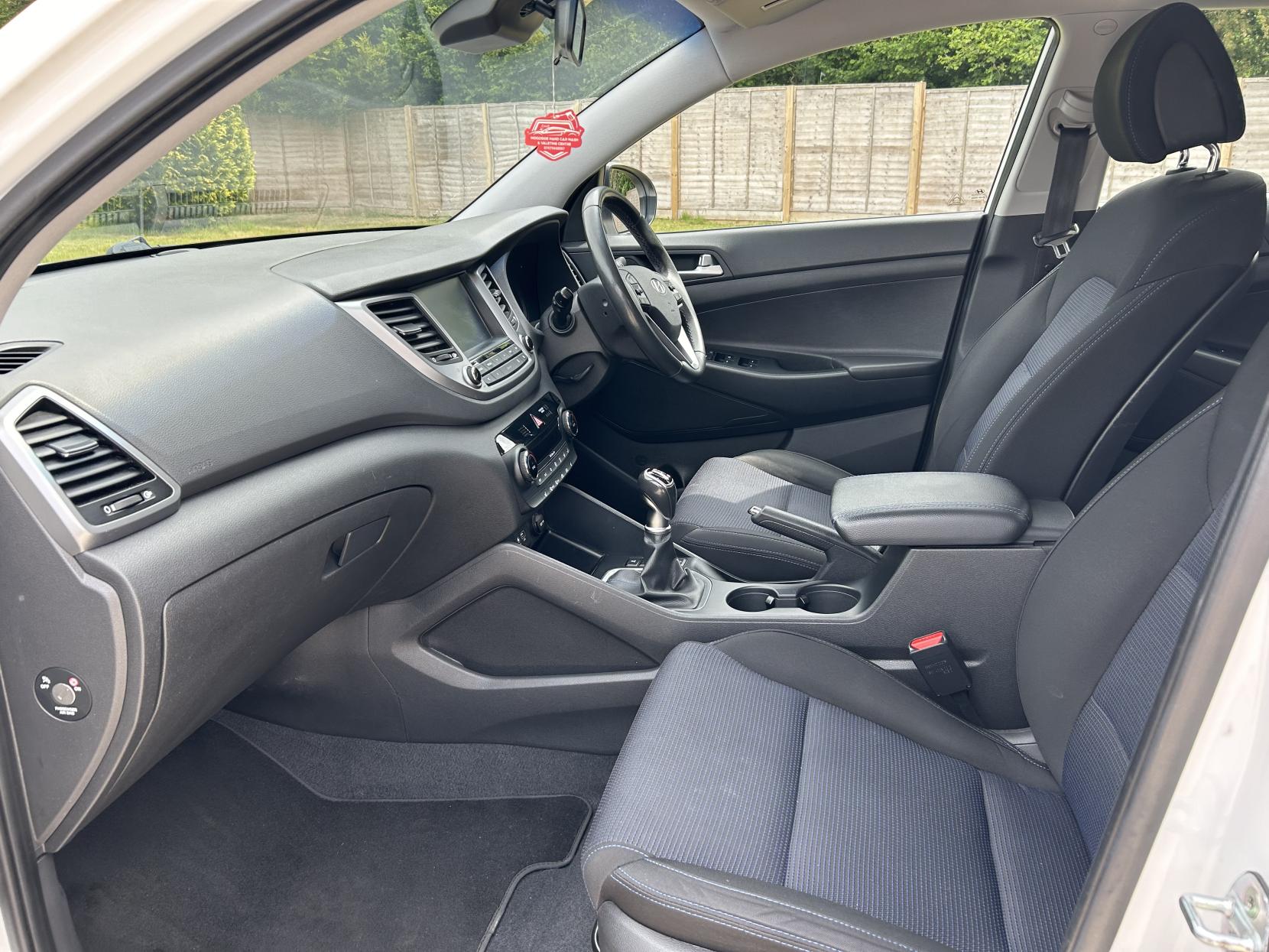 Hyundai TUCSON 1.7 CRDi Blue Drive SE Nav SUV 5dr Diesel Manual Euro 6 (s/s) (116 ps)