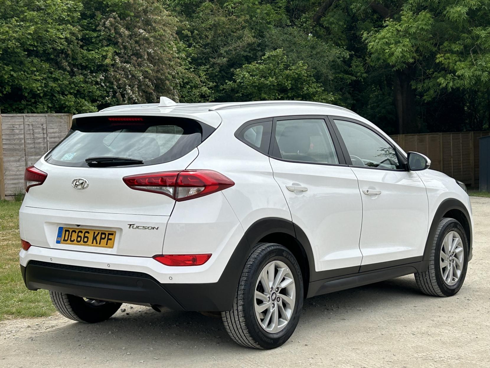 Hyundai TUCSON 1.7 CRDi Blue Drive SE Nav SUV 5dr Diesel Manual Euro 6 (s/s) (116 ps)