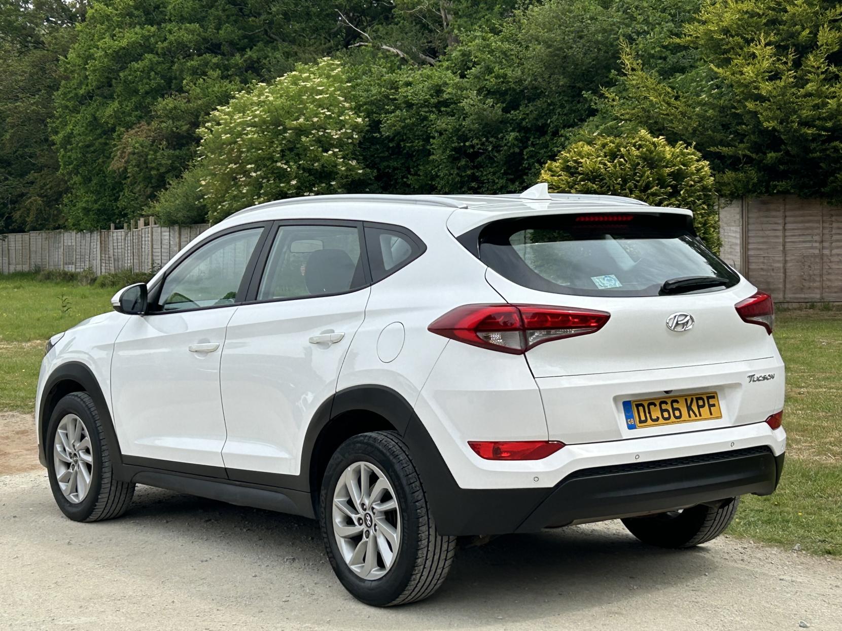 Hyundai TUCSON 1.7 CRDi Blue Drive SE Nav SUV 5dr Diesel Manual Euro 6 (s/s) (116 ps)