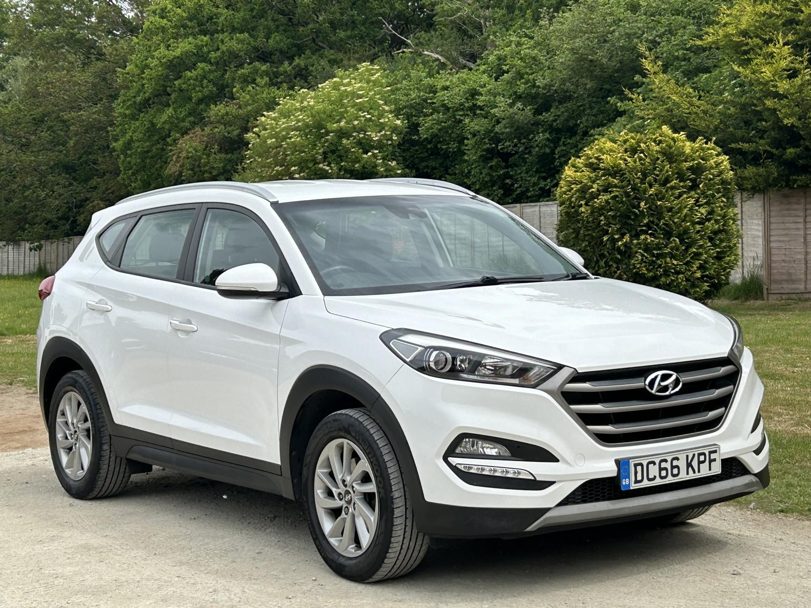 Hyundai TUCSON 1.7 CRDi Blue Drive SE Nav SUV 5dr Diesel Manual Euro 6 (s/s) (116 ps)