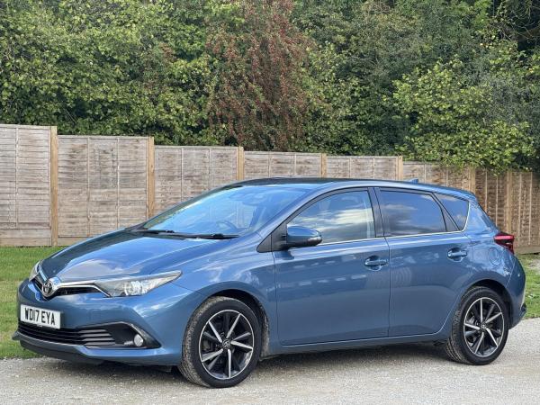 Toyota Auris 1.2 VVT-i Design Hatchback 5dr Petrol Manual Euro 6 (s/s) (Safety Sense) (116 ps)