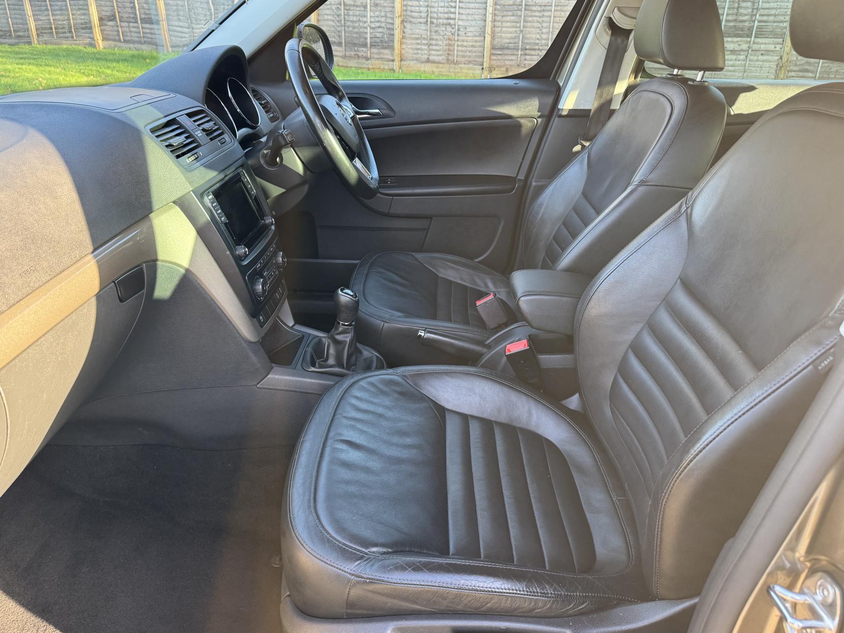 Skoda Yeti 1.2 TSI SE L SUV 5dr Petrol Manual Euro 6 (s/s) (110 ps)