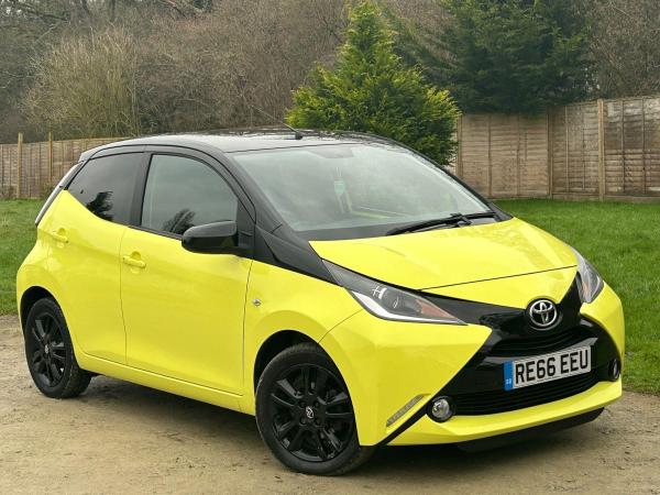 Toyota AYGO 1.0 VVT-i x-cite 3 Yellow Bi-Tone Euro 6 5dr