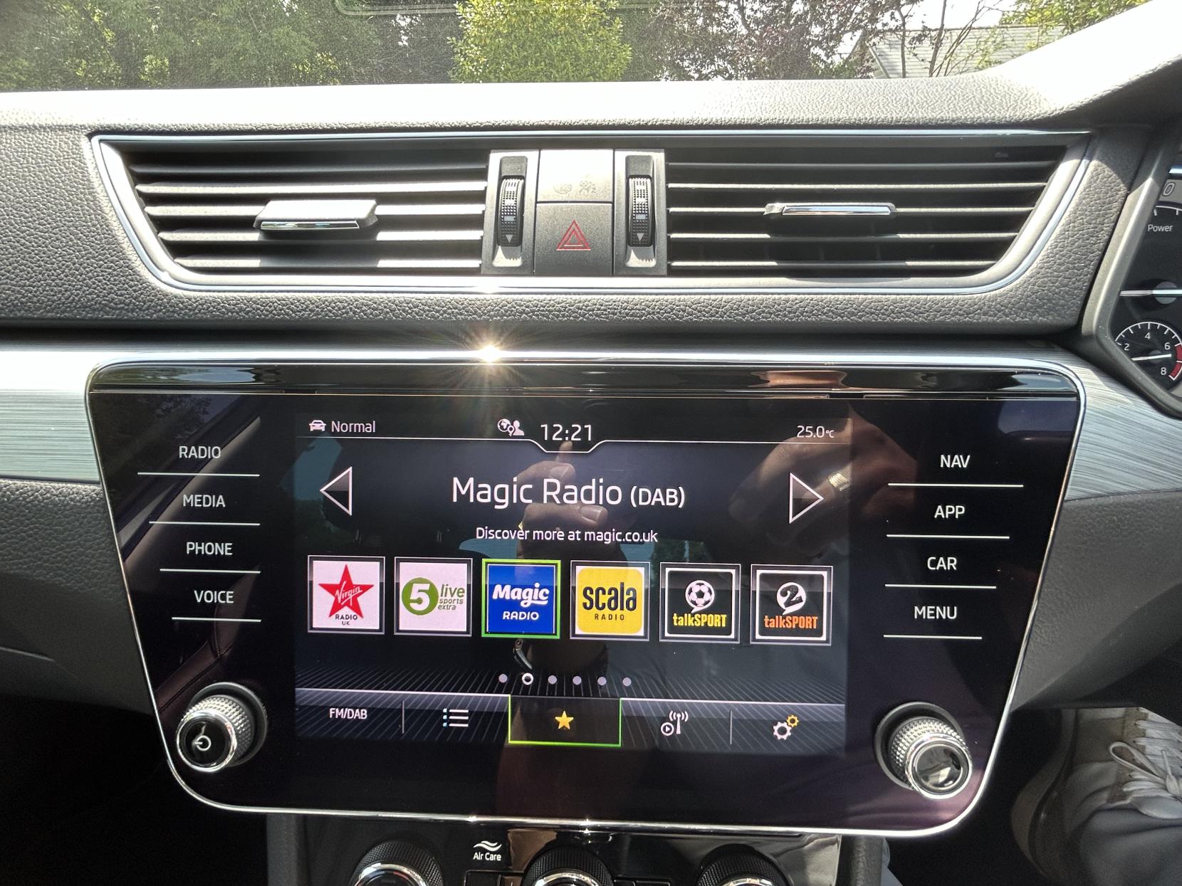 Skoda Superb 1.4 TSI iV 13kWh SE Technology Hatchback 5dr Petrol Plug-in Hybrid DSG Euro 6 (s/s) (218 ps)