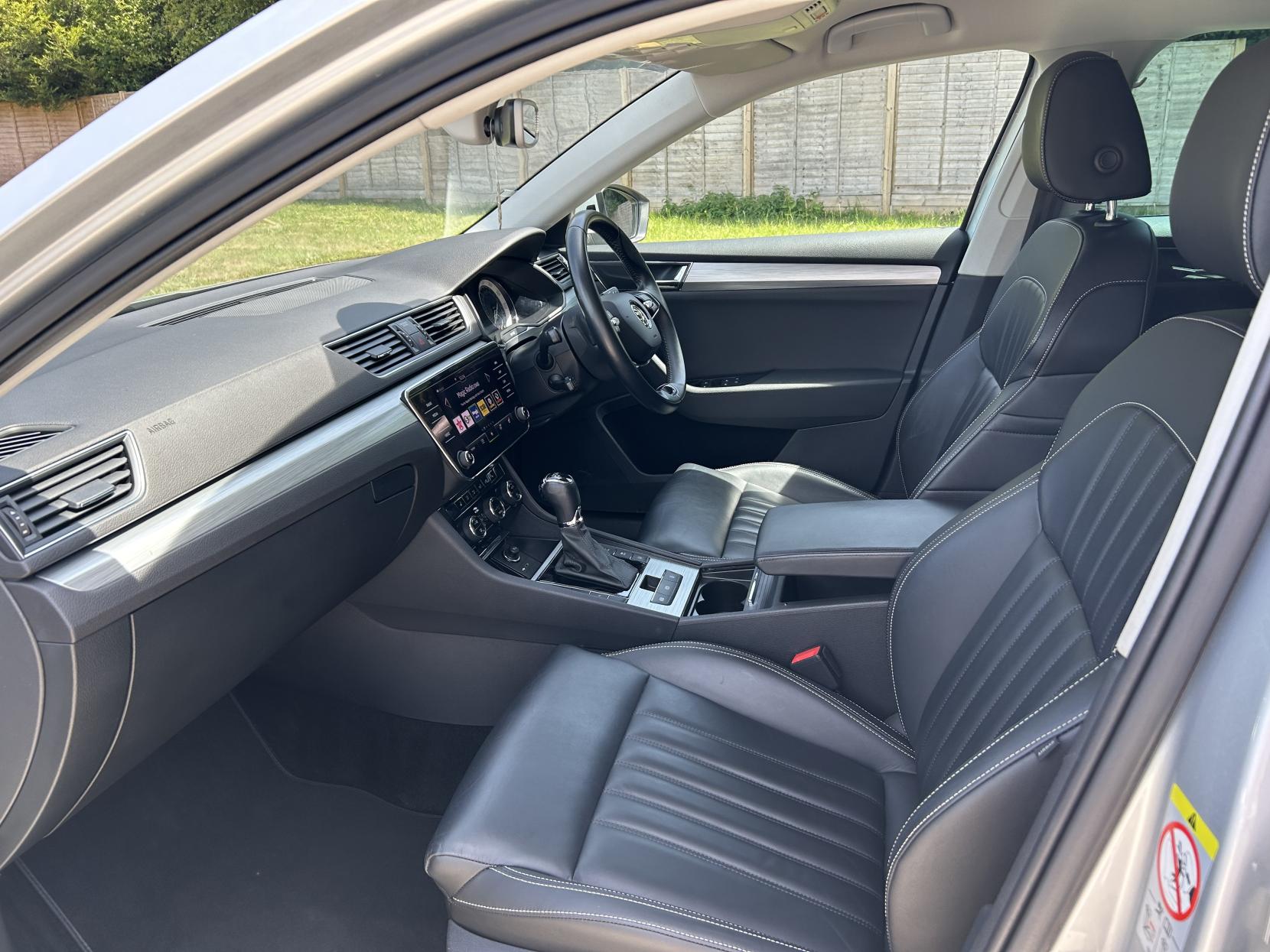 Skoda Superb 1.4 TSI iV 13kWh SE Technology Hatchback 5dr Petrol Plug-in Hybrid DSG Euro 6 (s/s) (218 ps)