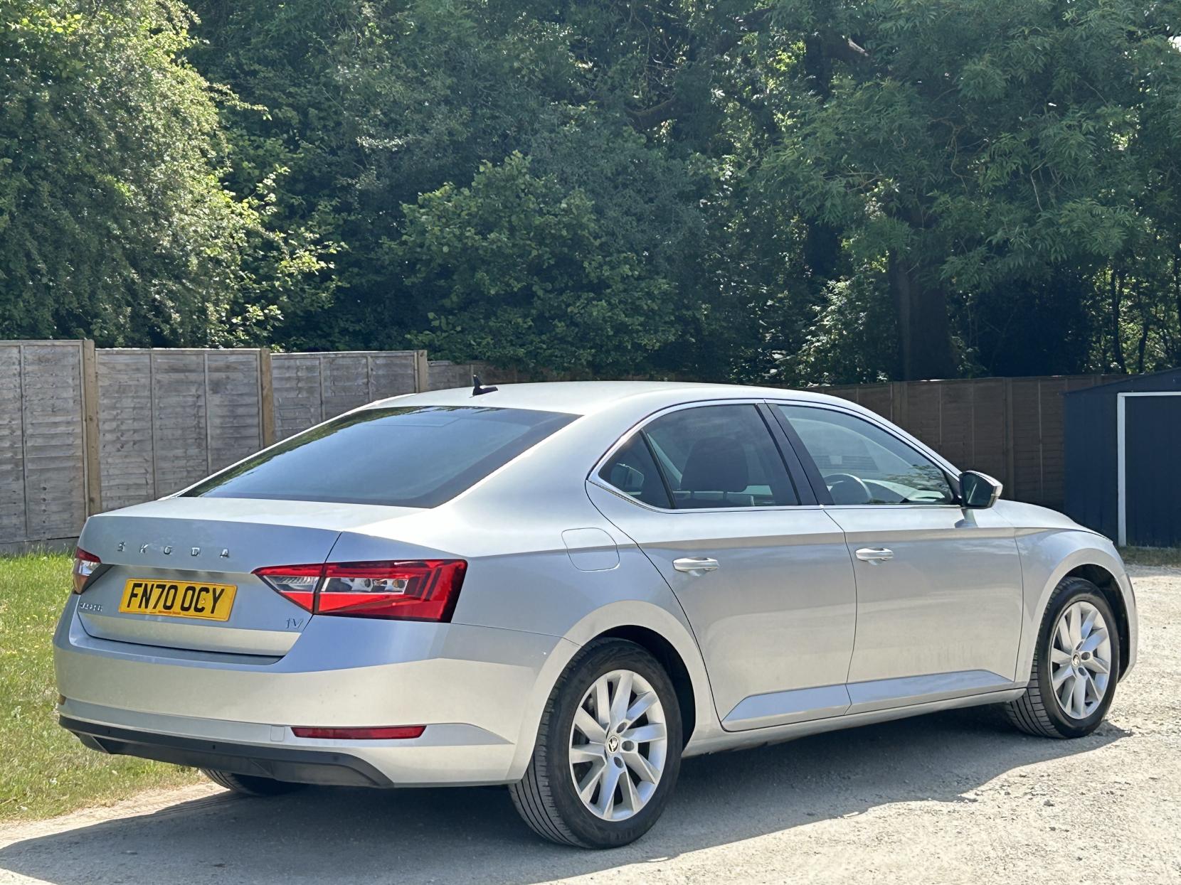 Skoda Superb 1.4 TSI iV 13kWh SE Technology Hatchback 5dr Petrol Plug-in Hybrid DSG Euro 6 (s/s) (218 ps)