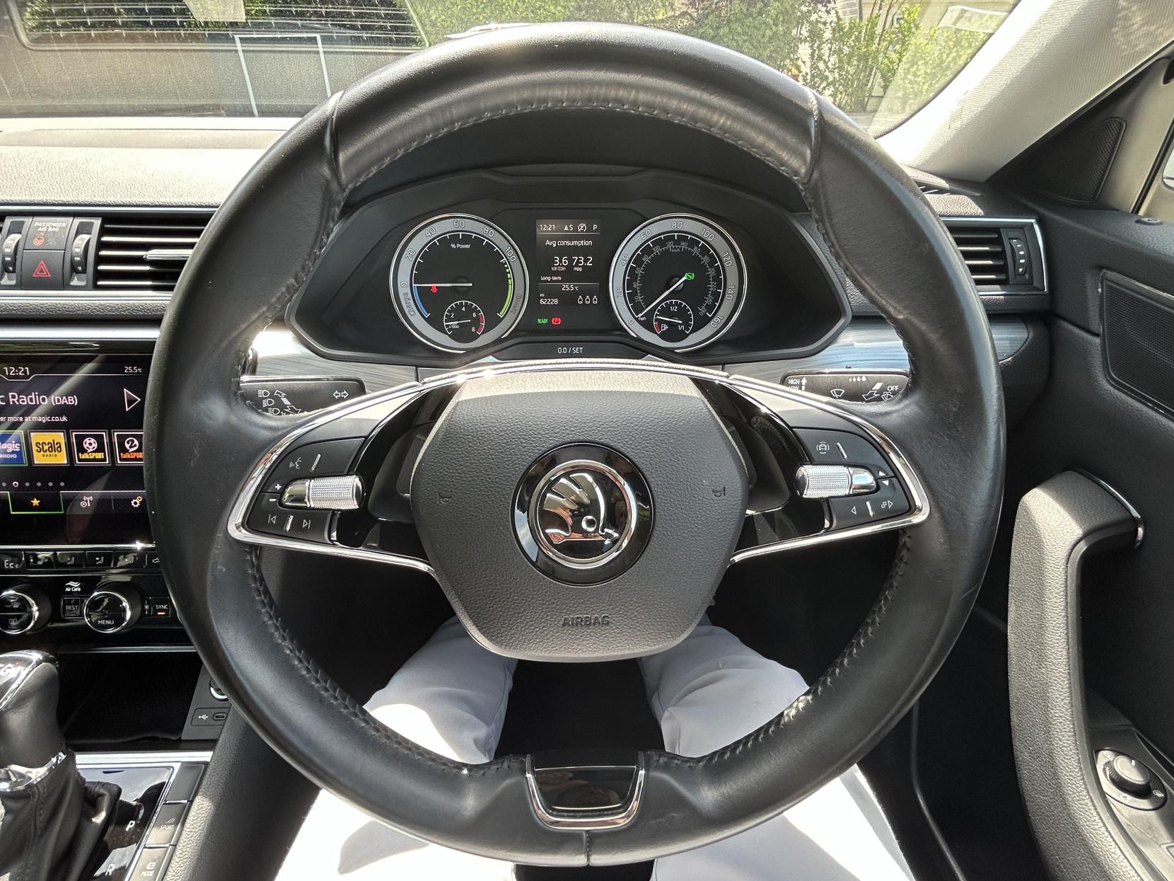 Skoda Superb 1.4 TSI iV 13kWh SE Technology Hatchback 5dr Petrol Plug-in Hybrid DSG Euro 6 (s/s) (218 ps)