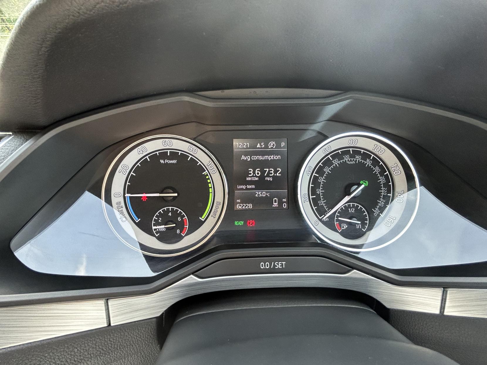 Skoda Superb 1.4 TSI iV 13kWh SE Technology Hatchback 5dr Petrol Plug-in Hybrid DSG Euro 6 (s/s) (218 ps)