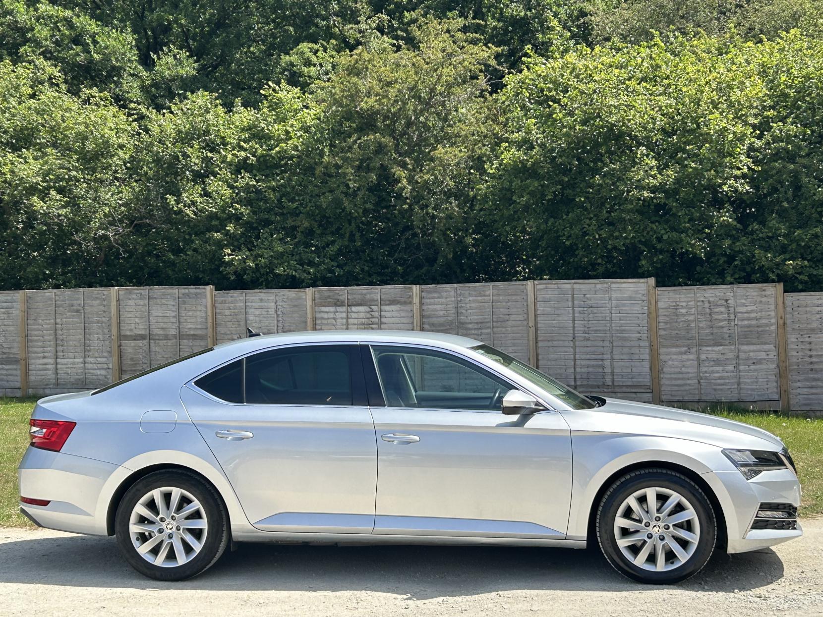 Skoda Superb 1.4 TSI iV 13kWh SE Technology Hatchback 5dr Petrol Plug-in Hybrid DSG Euro 6 (s/s) (218 ps)