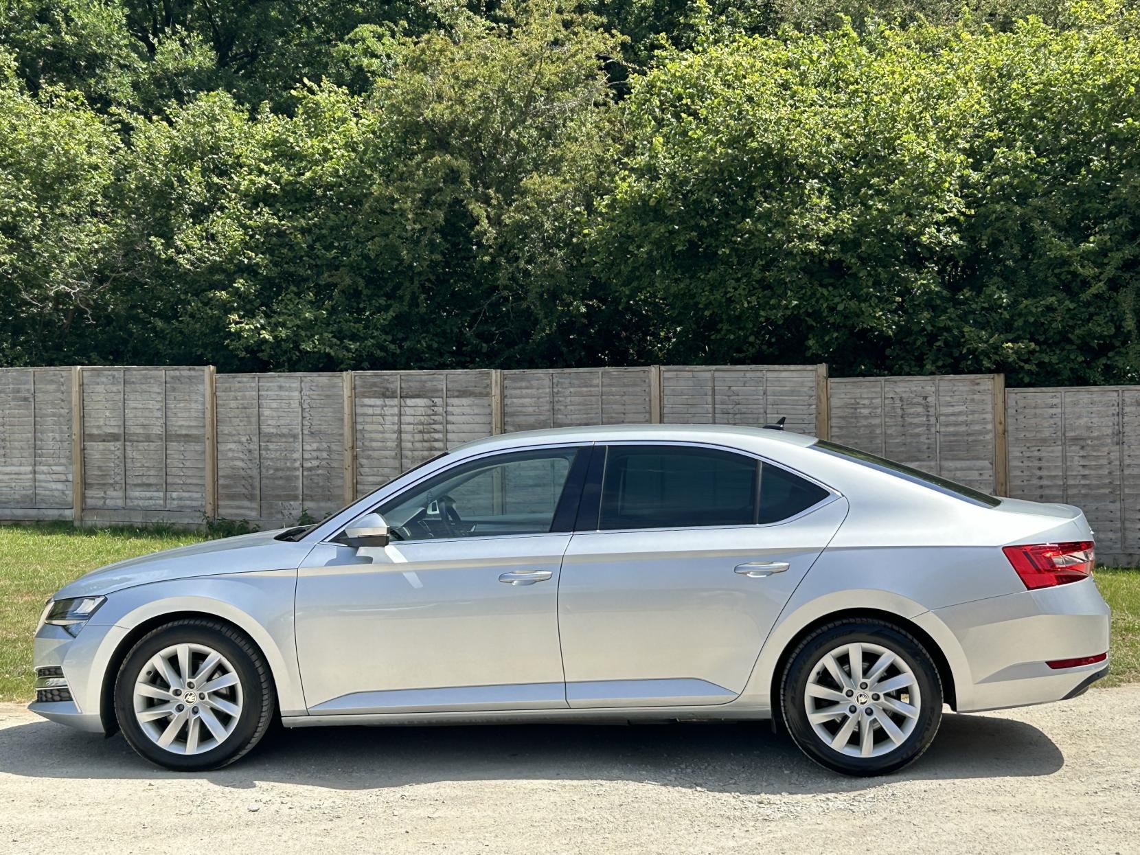 Skoda Superb 1.4 TSI iV 13kWh SE Technology Hatchback 5dr Petrol Plug-in Hybrid DSG Euro 6 (s/s) (218 ps)