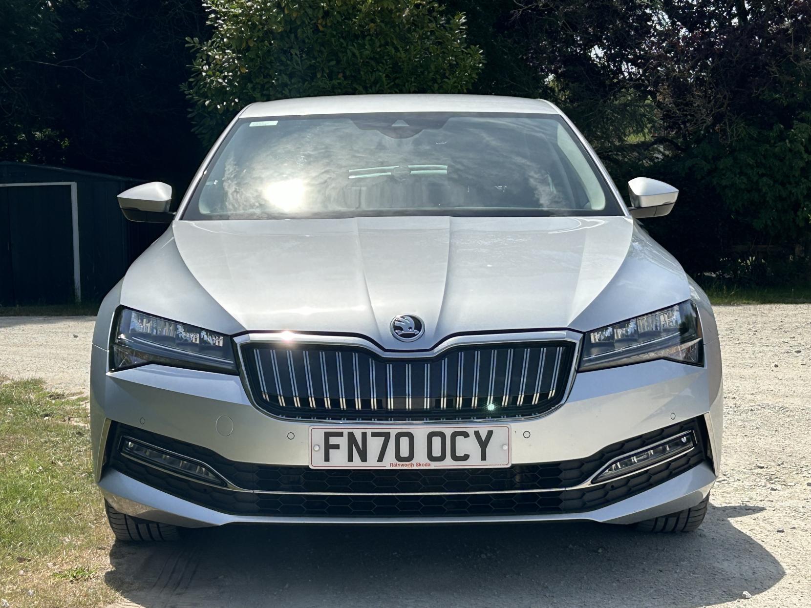 Skoda Superb 1.4 TSI iV 13kWh SE Technology Hatchback 5dr Petrol Plug-in Hybrid DSG Euro 6 (s/s) (218 ps)