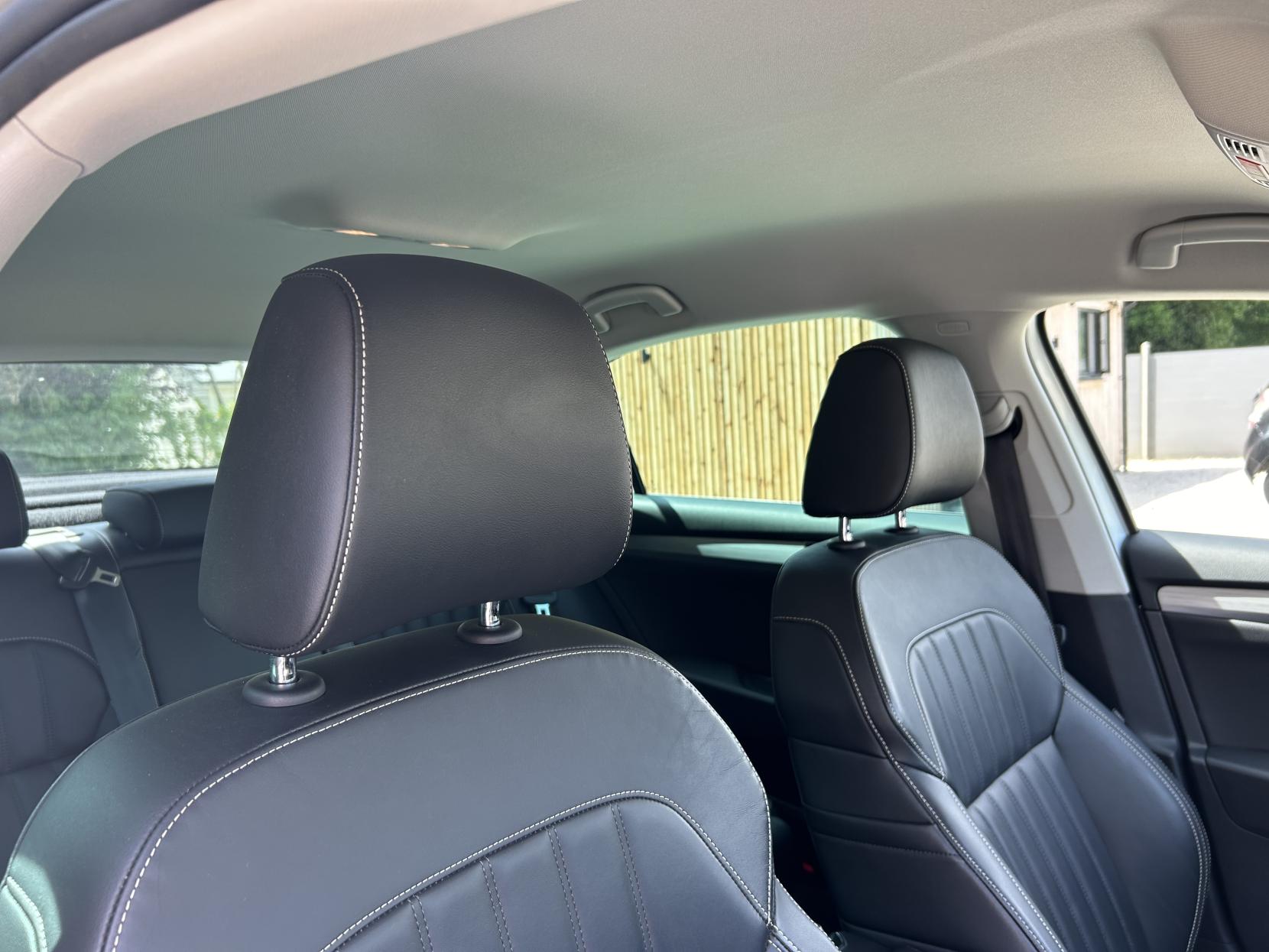 Skoda Superb 1.4 TSI iV 13kWh SE Technology Hatchback 5dr Petrol Plug-in Hybrid DSG Euro 6 (s/s) (218 ps)