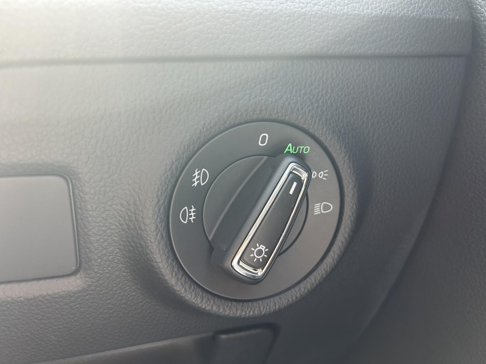 Skoda Superb 1.4 TSI iV 13kWh SE Technology Hatchback 5dr Petrol Plug-in Hybrid DSG Euro 6 (s/s) (218 ps)