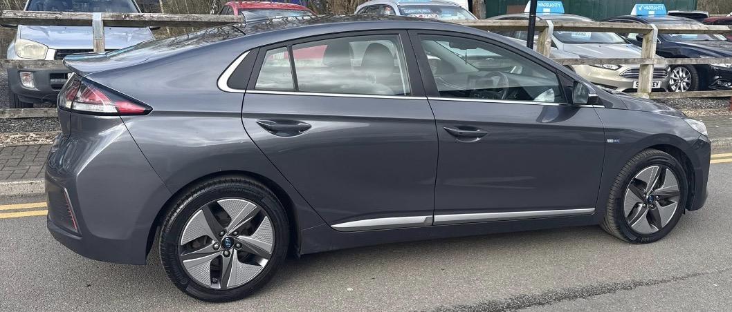 Hyundai IONIQ 1.6 h-GDi 1st Edition Hatchback 5dr Petrol Hybrid DCT Euro 6 (s/s) (141 ps)