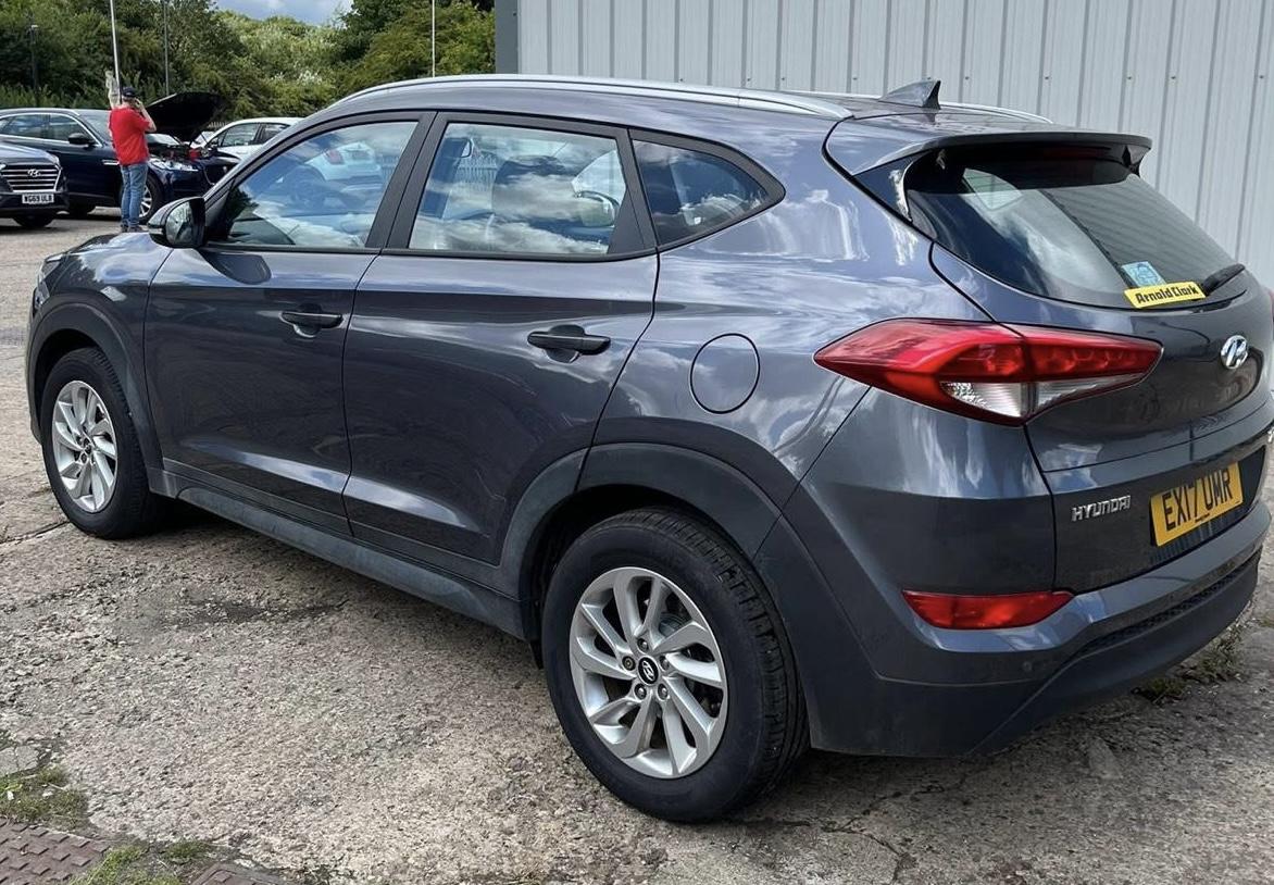 Hyundai TUCSON 1.7 CRDi Blue Drive SE Nav SUV 5dr Diesel DCT Euro 6 (s/s) (141 ps)