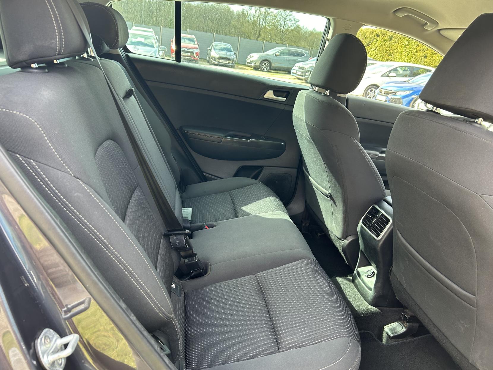 Kia Sportage 1.7 CRDi 2 SUV 5dr Diesel Manual Euro 6 (s/s) (114 bhp)