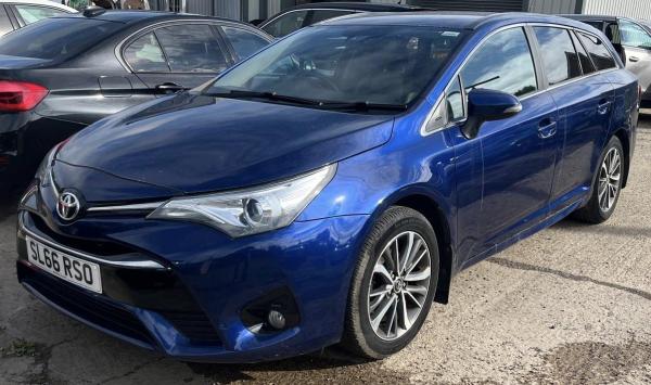 Toyota Avensis 1.8 V-Matic Business Edition Plus Touring Sports 5dr Petrol CVT Euro 6 (147 ps)