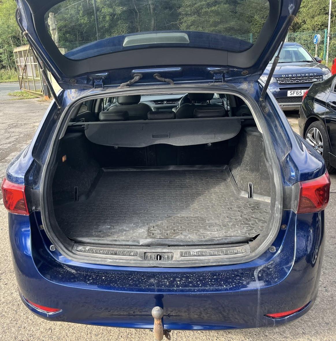 Toyota Avensis 1.8 V-Matic Business Edition Plus Touring Sports 5dr Petrol CVT Euro 6 (147 ps)