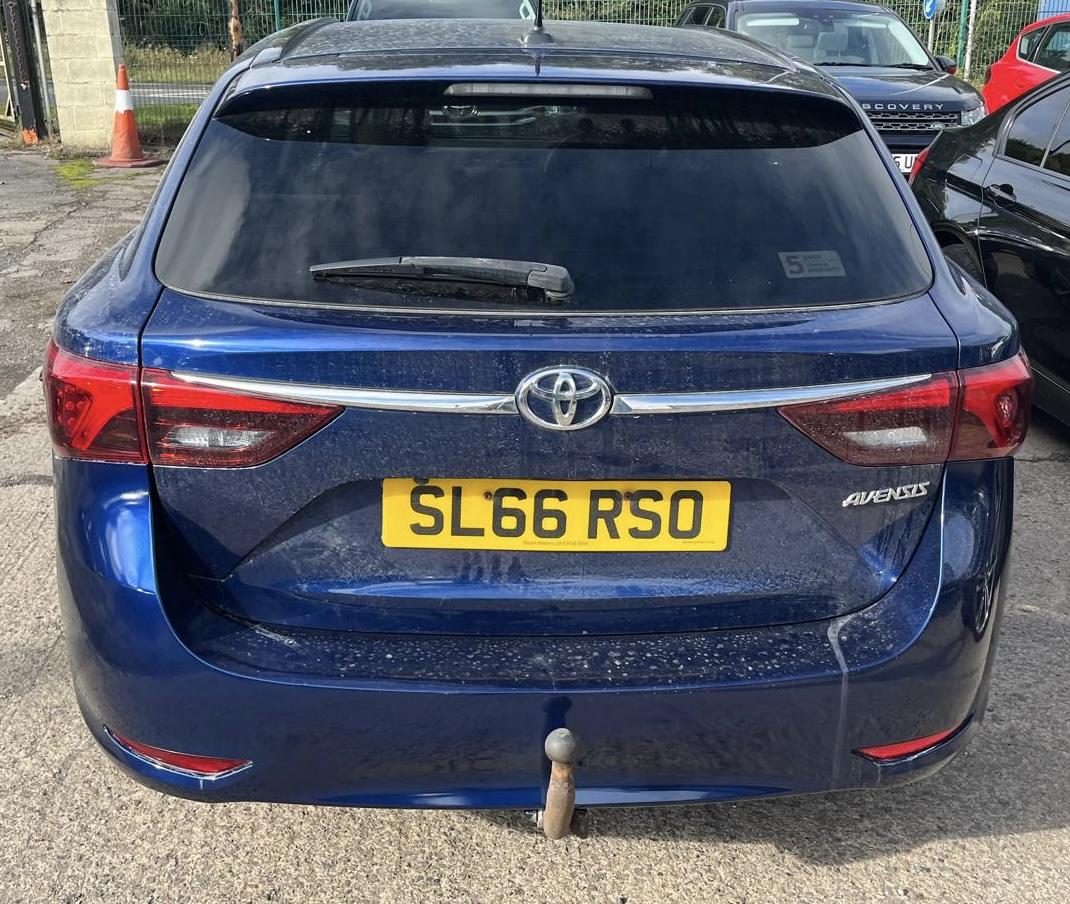 Toyota Avensis 1.8 V-Matic Business Edition Plus Touring Sports 5dr Petrol CVT Euro 6 (147 ps)