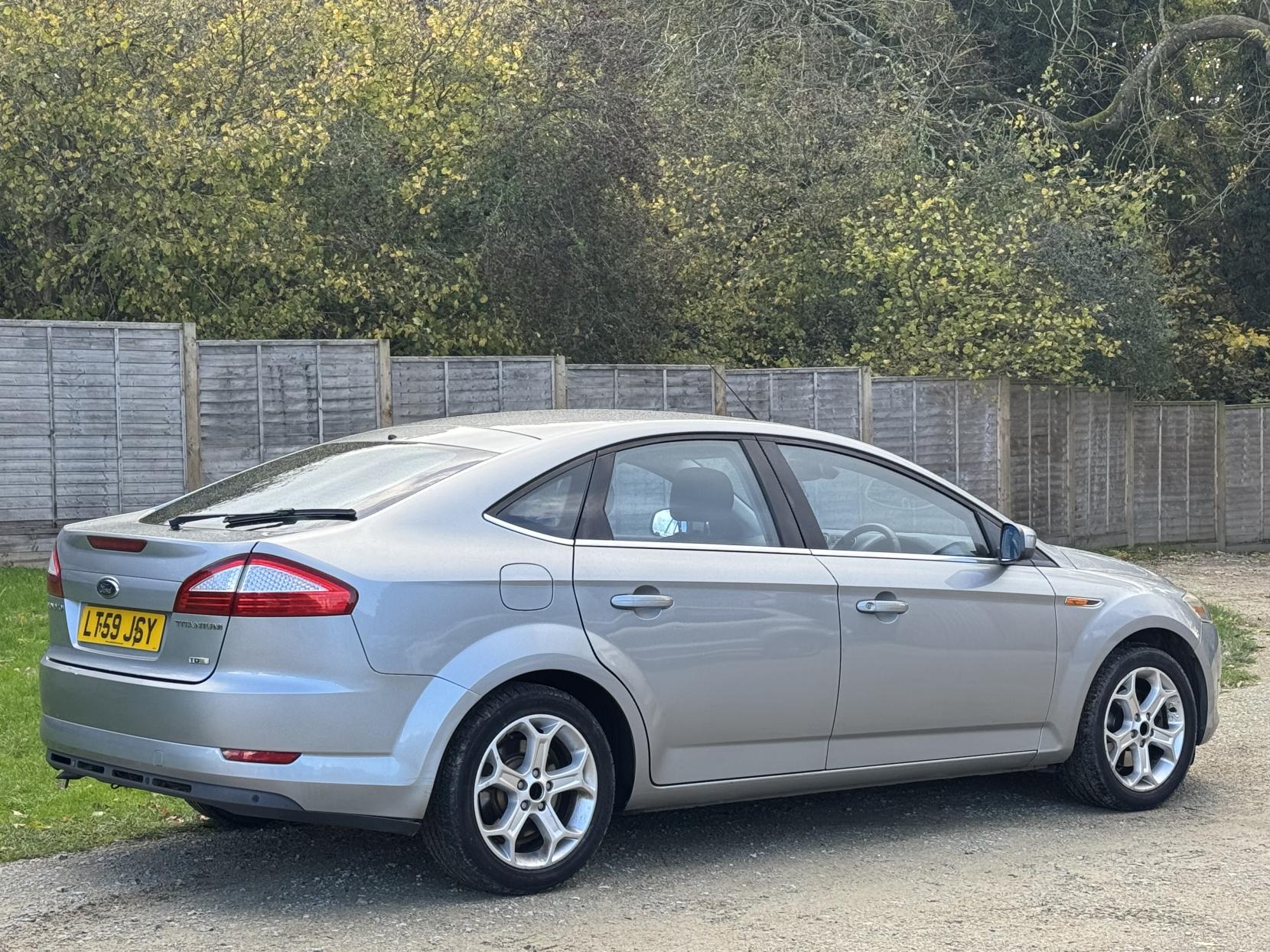 Ford Mondeo 2.0 TDCi Titanium Hatchback 5dr Diesel Manual (154 g/km, 138 bhp)
