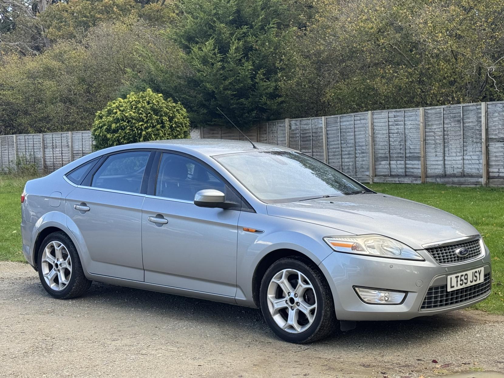 Ford Mondeo 2.0 TDCi Titanium Hatchback 5dr Diesel Manual (154 g/km, 138 bhp)