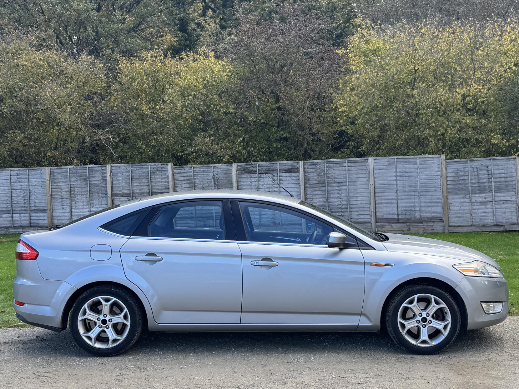 Ford Mondeo 2.0 TDCi Titanium Hatchback 5dr Diesel Manual (154 g/km, 138 bhp)
