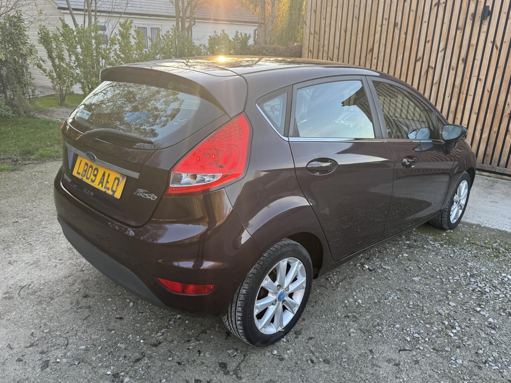 Ford Fiesta 1.25 Zetec Hatchback 5dr Petrol Manual (133 g/km, 81 bhp)