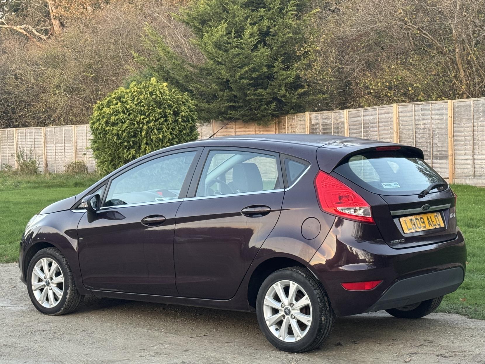 Ford Fiesta 1.25 Zetec Hatchback 5dr Petrol Manual (133 g/km, 81 bhp)