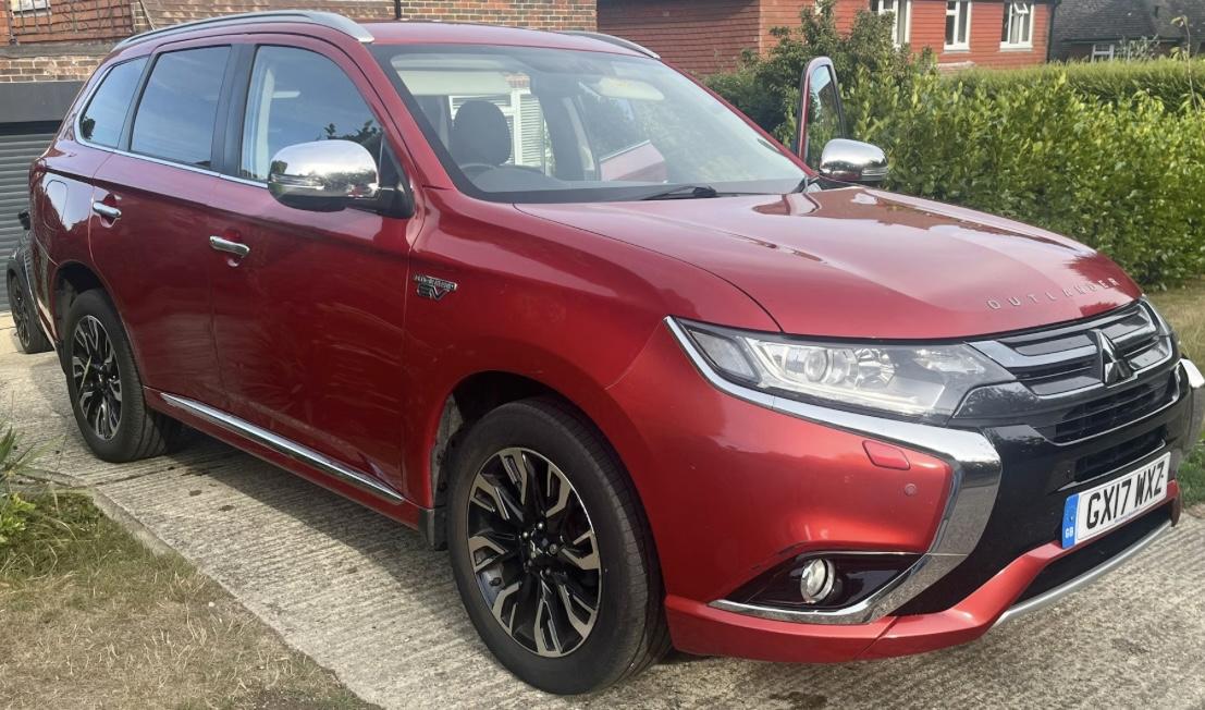 Mitsubishi Outlander 2.0h 12kWh Juro SUV 5dr Petrol Plug-in Hybrid CVT 4WD Euro 6 (s/s) (200 ps)