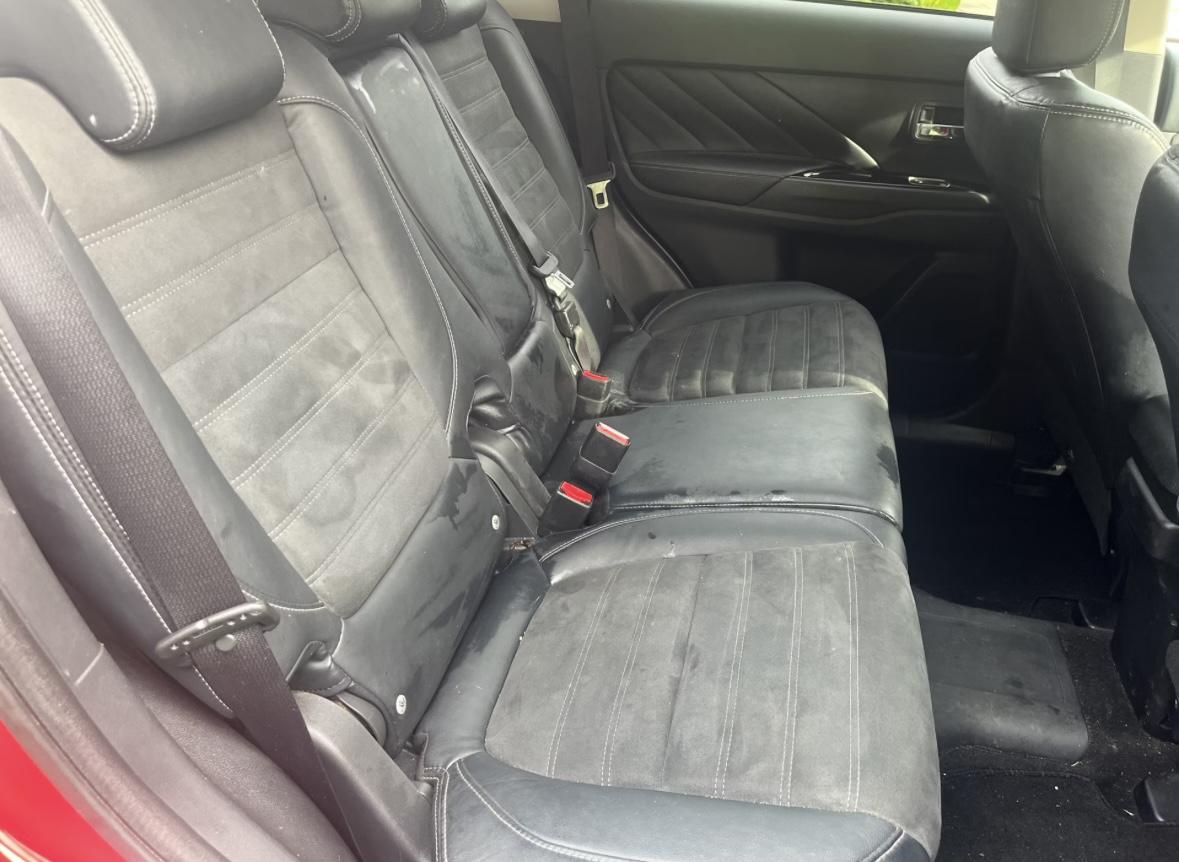 Mitsubishi Outlander 2.0h 12kWh Juro SUV 5dr Petrol Plug-in Hybrid CVT 4WD Euro 6 (s/s) (200 ps)