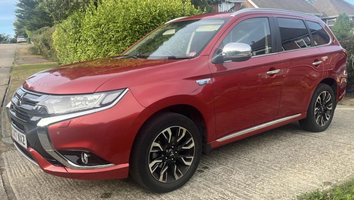 Mitsubishi Outlander 2.0h 12kWh Juro SUV 5dr Petrol Plug-in Hybrid CVT 4WD Euro 6 (s/s) (200 ps)