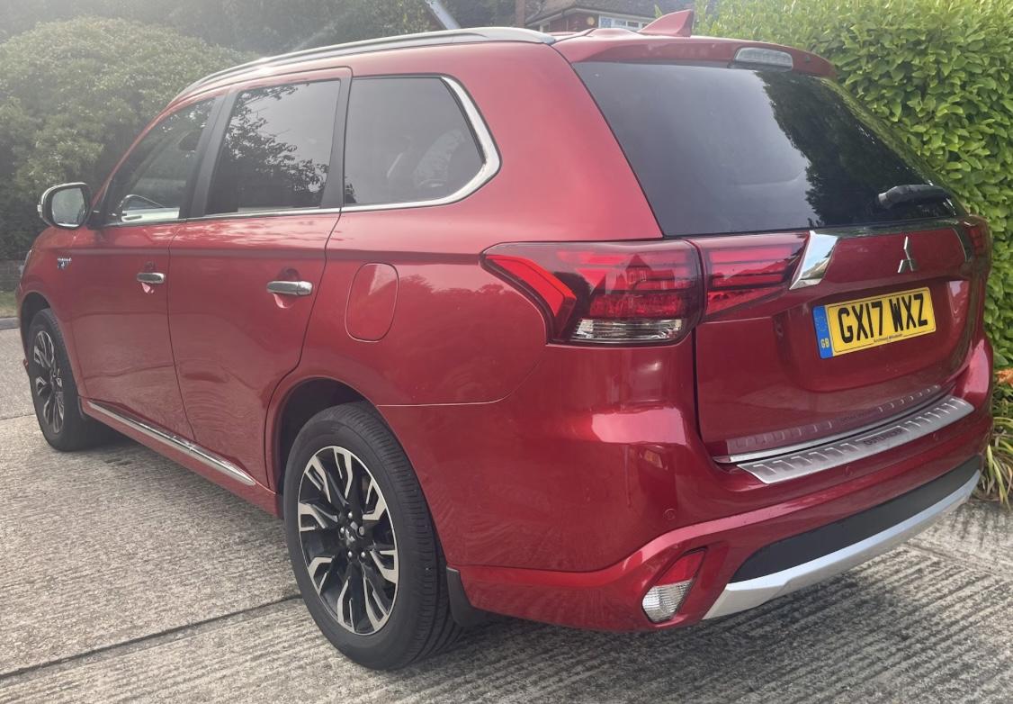Mitsubishi Outlander 2.0h 12kWh Juro SUV 5dr Petrol Plug-in Hybrid CVT 4WD Euro 6 (s/s) (200 ps)