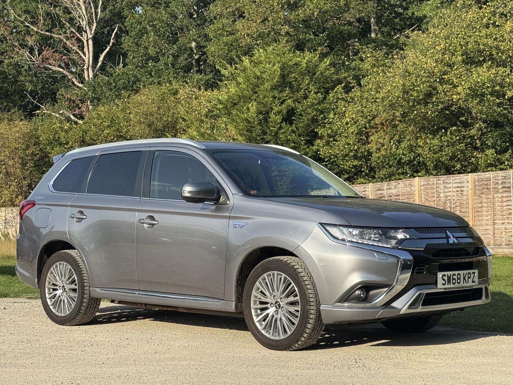 Mitsubishi Outlander 2.4h TwinMotor 13.8kWh Juro SUV 5dr Petrol Plug-in Hybrid CVT 4WD Euro 6 (s/s) (209 ps)
