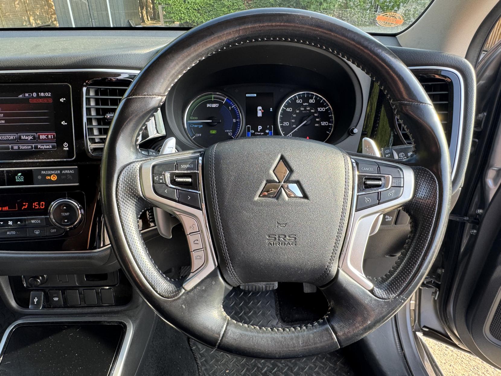 Mitsubishi Outlander 2.4h TwinMotor 13.8kWh Juro SUV 5dr Petrol Plug-in Hybrid CVT 4WD Euro 6 (s/s) (209 ps)