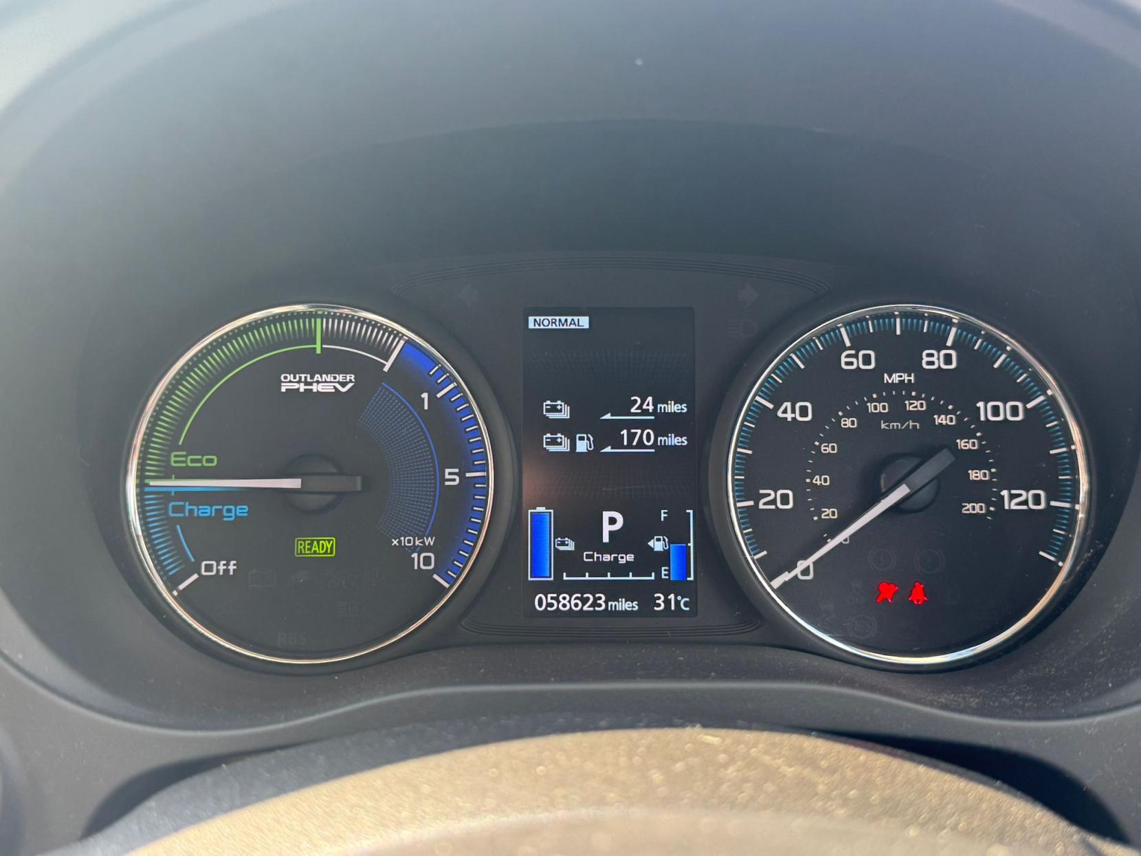 Mitsubishi Outlander 2.4h TwinMotor 13.8kWh Juro SUV 5dr Petrol Plug-in Hybrid CVT 4WD Euro 6 (s/s) (209 ps)